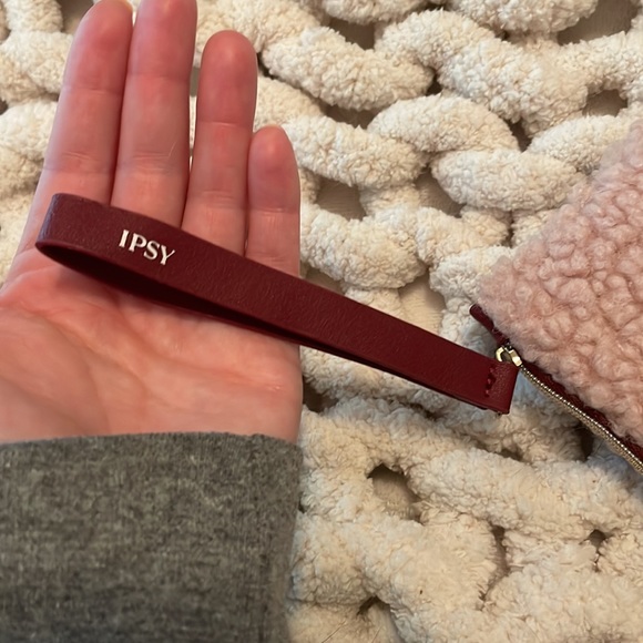 Ipsy bag - Picture 5 of 5